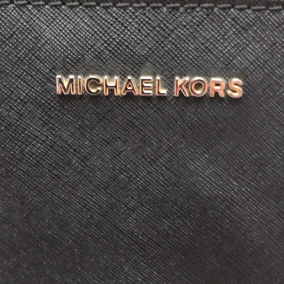 Michael Kors Classic Black Crossbody Bag - Picture 2 of 8